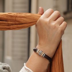 Pulsera Plata de Palo mujer de cuero con piezas de Plata 925, bronce y circonitas blancas Referencia:WB371X cierre de gancho sólido de seguridad