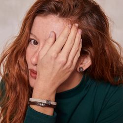 Pulsera Ema WB516X Plata de Palo de cuero y plata de ley elegante y minimalista