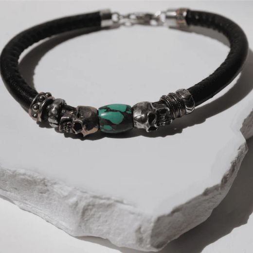 SB215X Pulsera Plata de Palo colección Kuro Enso de cuero con calaveras y resina turquesa