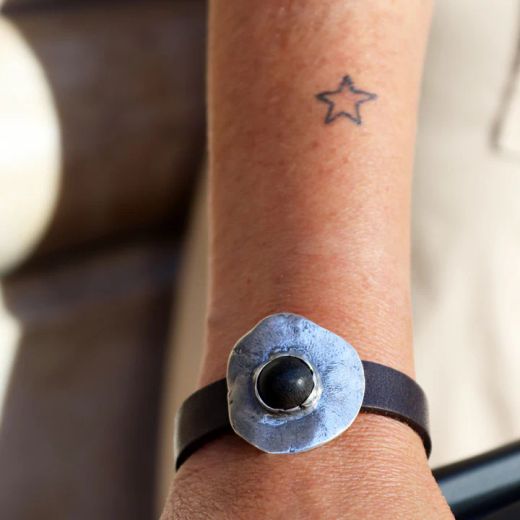 WB547X Pulsera PLATA DE PALO Mujer Hagane de cuero con centro de plata 925 y ónix destellante