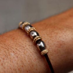 WB566X Pulsera Plata de Palo unisex Kojin de cuero fino con óvalos de plata 925 y cuentas de bronce