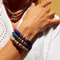 Pulsera PLATA DE PALO de Nylon violeta modelo Brisamar, un color elegante y moderno