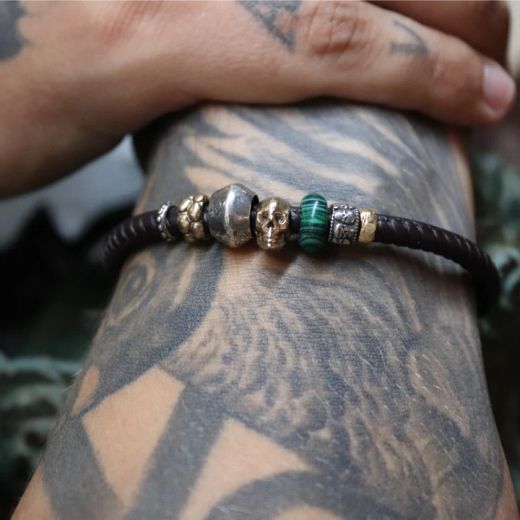 SB212X Pulsera PLATA DE PALO de cuero con calavera de bronce y resina jade