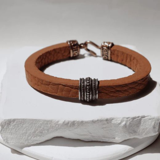 MB277X Pulsera Plata de Palo hombre Jisei de cuero marrón y centro en plata de 1ª ley