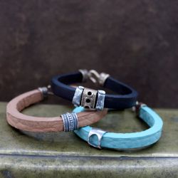 MB276X Pulsera PLATA DE PALO hombre modelo Hakai de cuero azul con círculo de plata y cierre de gancho