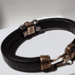 MB278X Pulsera Plata de Palo hombre Ryomen de cuero con piezas de plata y bronce, cierre fuerte y sólido de gancho
