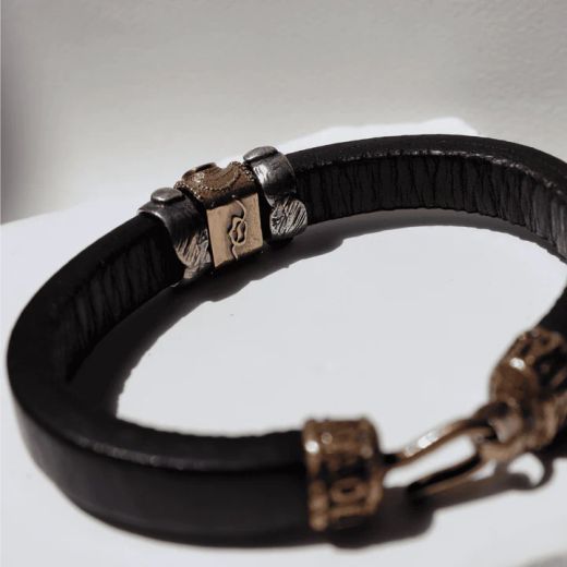 MB278X Pulsera Plata de Palo hombre Ryomen de cuero con piezas de plata y bronce, cierre fuerte y sólido de gancho