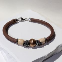 SB214X Pulsera PLATA DE PALO unisex modelo Ishi de cuero con calaveras en plata de ley, bronce y dos resinas blancas