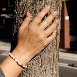 WB397A Pulsera PLATA DE PALO para mujer de bolas turquesa blanca  y bola esmaltada en rojo identificativa de la marca