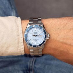 Reloj Orient de hombre RA-AA0823L39B 200 metros elegante y deportivo
