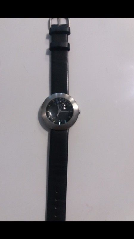 Reloj Watchcelona mujer correa negra y cristal mineral