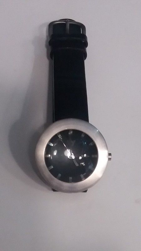 Reloj Watchcelona mujer correa negra y cristal mineral