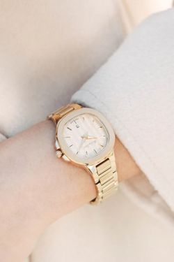 Reloj Mathey TISSOT mujer modelo Evasión D152PDI de acero inoxidable 316L con baño de oro y tratamiento IP para mujer, colección Evasión,