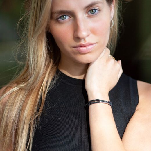 05-001018 Pulsera oro de macramé con diamantes negros o blancos belleza delicada y elegante