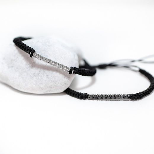 05-001018 Pulsera oro de macramé con diamantes negros o blancos belleza delicada y elegante