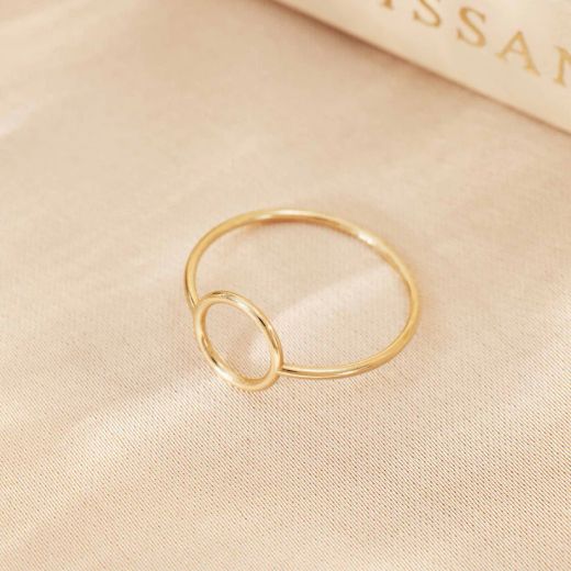 Guile1 Anillo oro de 18K motivo círculo calado que le da un toque moderno y singular