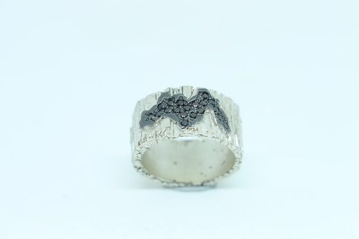 Sortija TIBET GRIETA de plata blanca o negra de mujer