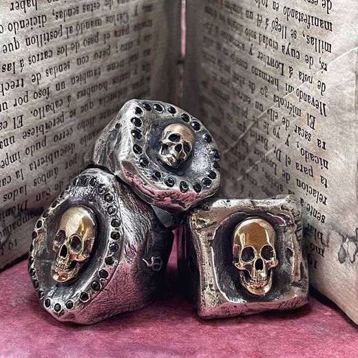 SR015X Anillo Plata de Palo calavera y pavés con circonitas negras