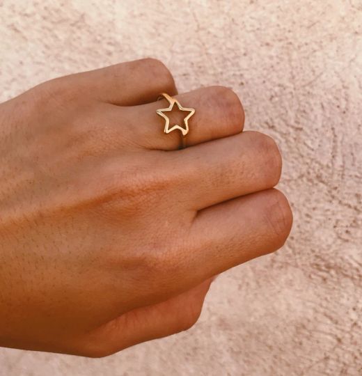 SO-S1364 Anillo de oro 18K estrella calada acabado en brillo