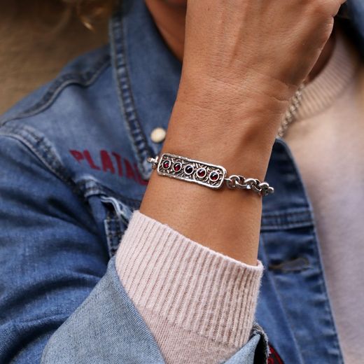 WB384X Pulsera Plata de Palo de mujer elegante y moderna con cinco cabujones granates naturales de 4 milímetros