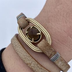 WB413X Pulsera Plata de Palo mujer con doble de cuero plano camel oscuro de 7 milímetros con eslabón de bronce con cabujón de cuarzo fumé facetado
