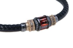 WB453X Pulsera Plata de Palo mujer de cuero negro con circonita roja y cierre de mosquetón