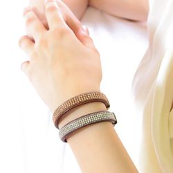 WB469X Pulsera Plata de Palo de cuero con pasamanería marrón colección Zyra
