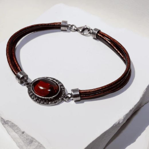 WB560X Pulsera Plata de Palo de cuero mujer modelo Kurai con centro de plata 925 piedra granate y circonitas, cierre de mosquetón
