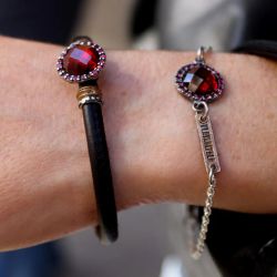 WB568X Pulsera Plata de Palo Mujer Sienna en Plata de ley con circonitas granate y cuero