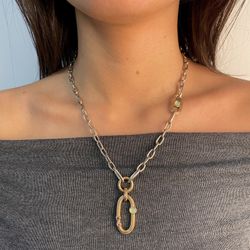 WN218X Collar de mujer PLATA DE PALO modelo Huno con cabujón color calcedonia y dos circonitas brown