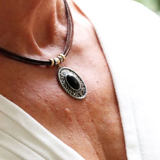 WN234X Collar Cobira Plata de Palo mujer en plata con piedra ébano diseño moderno y versátil