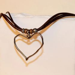 WN246B Collar corazón PLATA DE PALO Mujer colección Medina de Bronce y Cuero