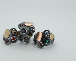 Anillo mujer en plata envejecida colección YAKARTA DOBLE con piedras naturales y oro 9K